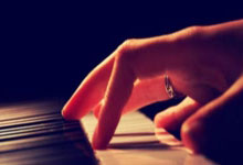 J9九游会官网：剑南春｜巴萨4-1赫罗纳3分领跑，莱万双响，亚马尔造乌龙+中框.